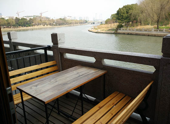 苏州稀印咖啡酒廊坐落在古运河边风景怡人